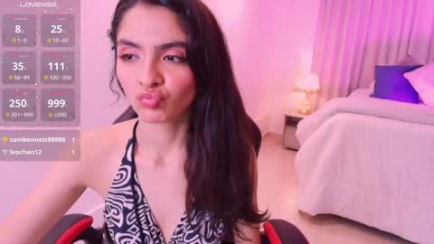Snapshot of miiaa_evans chatting on February 27, 3:36 am Mia online show from February 27, 3:36 am