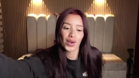 miiaa_evans1 online show from May 9, 8:44 pm