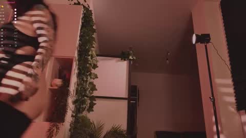 mika_moon_ online show from October 3, 6:46 pm