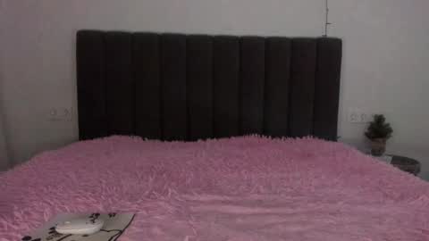 Snapshot of mika_ray chatting on February 2, 10:39 pm Mika online show from February 2, 10:39 pm
