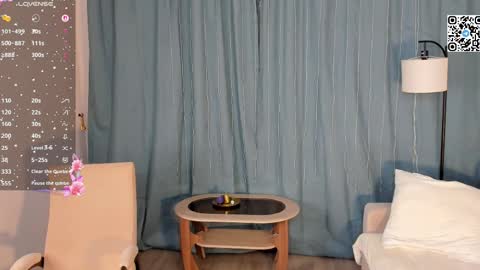 Angel girl online show from April 11, 9:40 pm