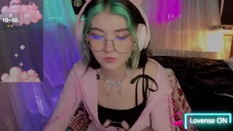 Miko online show from December 18, 9:30 pm