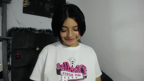 Snapshot of mikoto_urab chatting on December 17, 7:15 pm Mikoto Urb online show from December 17, 7:15 pm