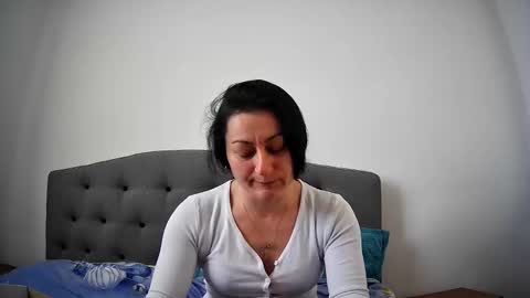 Mikyloveu online show from March 4, 3:15 pm