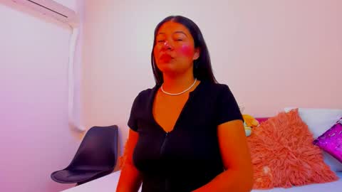 mila_adamss online show from March 4, 11:28 am