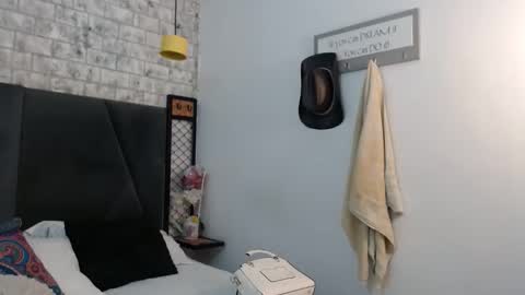 mila_adamss online show from November 28, 11:13 am