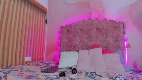 mila_grace_ online show from December 16, 6:58 pm