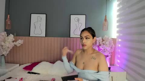mila_hank online show from March 4, 12:23 pm