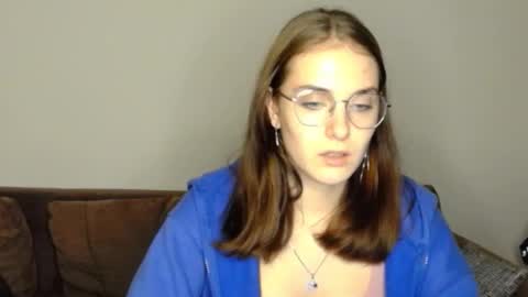 Snapshot of mila_keyy chatting on September 15, 9:11 pm mila_keyy online show from September 15, 9:11 pm