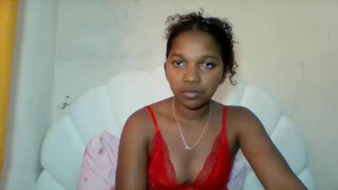mila_lunah online show from May 24, 12:04 pm