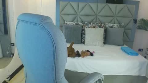 milaa_star online show from November 22, 4:15 am