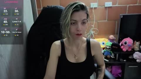 Snapshot of milacoxx8819 chatting on October 12, 1:08 am milacoxx8819 online show from October 12, 1:08 am
