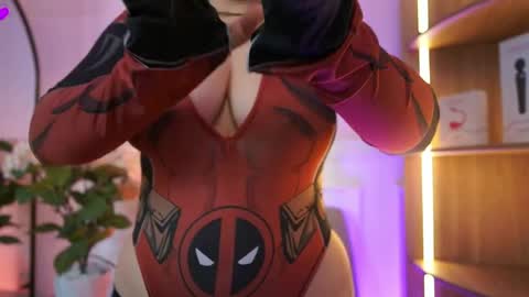 milacrave online show from April 11, 11:36 am