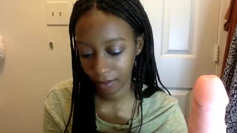 Miladreama online show from February 10, 5:30 pm