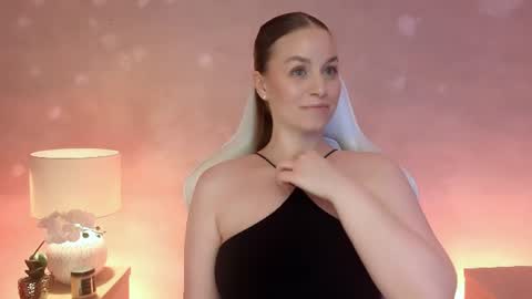 Mila Fleur online show from July 15, 4:55 pm