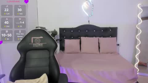 milah_tay online show from February 10, 11:35 am