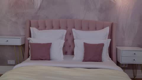 milaleoneli online show from February 1, 3:11 pm