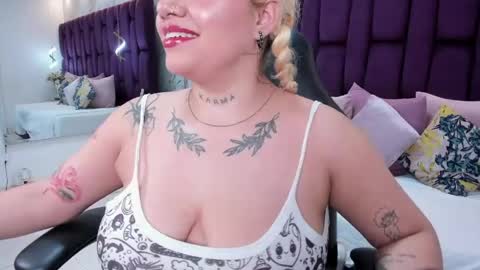 Mila online show from May 5, 4:26 am