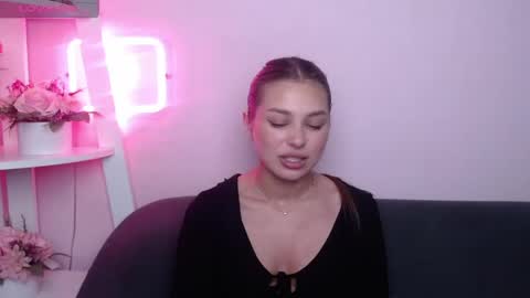 milanaangelas online show from June 6, 9:04 am