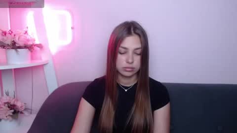 milanaangelas online show from July 2, 5:02 am