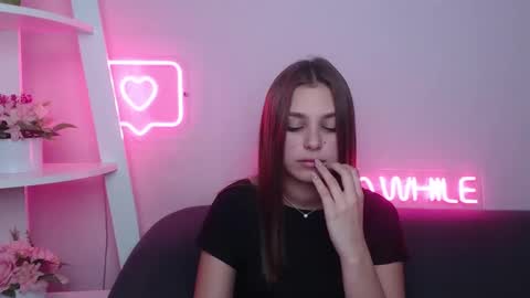 milanaangelas online show from February 15, 6:23 pm