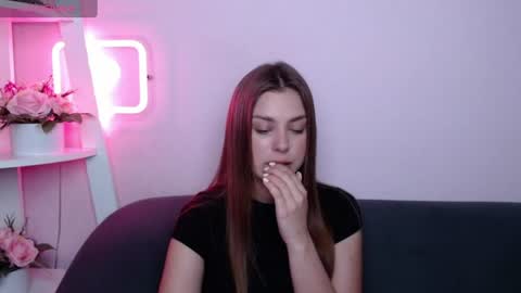 milanaangelas online show from June 14, 4:57 am