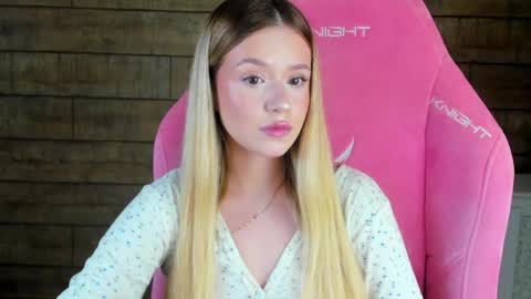 MilanaBalmain online show from May 22, 4:21 am