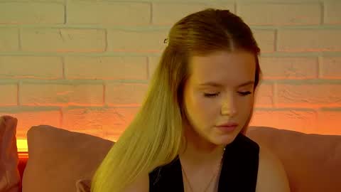 MilanaBalmain online show from May 8, 4:27 am