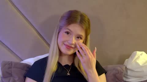 MilanaBalmain online show from May 16, 4:37 am