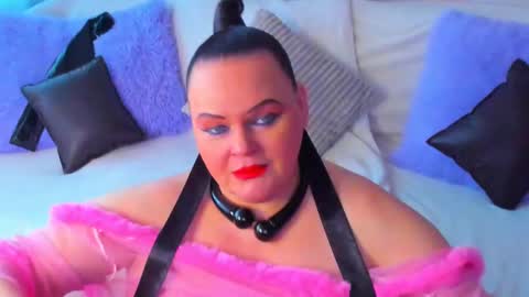 Snapshot of milanabiegert chatting on March 6, 9:14 am Lana online show from March 6, 9:14 am