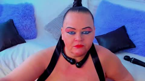 Snapshot of milanabiegert chatting on February 24, 6:47 am Lana online show from February 24, 6:47 am