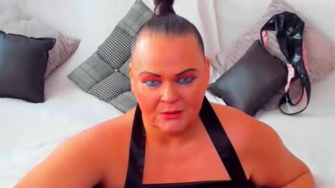 Snapshot of milanabiegert chatting on October 8, 7:13 am Lana online show from October 8, 7:13 am