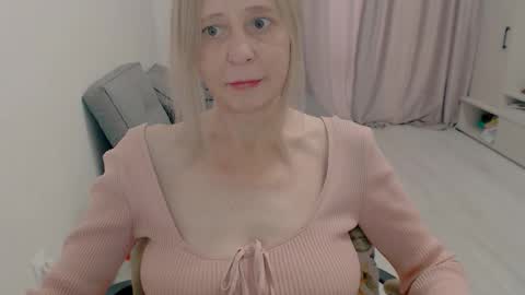 Milena online show from October 31, 5:42 am