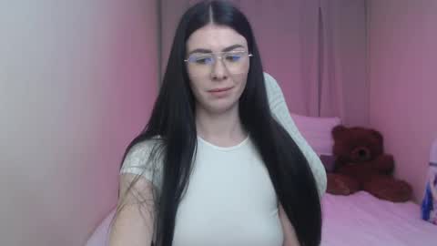 milasecretsss online show from May 1, 12:08 pm