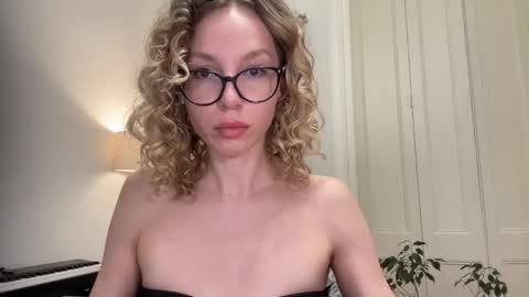 Snapshot of milayah chatting on September 18, 4:27 pm Mila online show from September 18, 4:27 pm