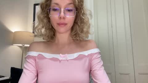 Mila online show from November 28, 5:16 pm