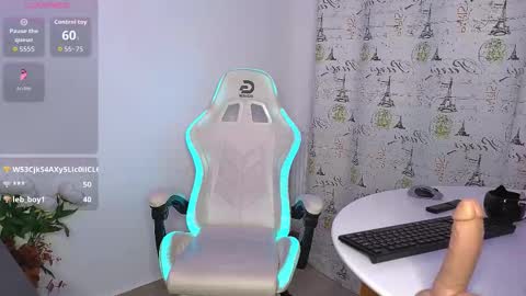 Miley Sin online show from October 3, 2:44 pm