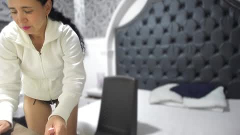 milf_march online show from April 6, 3:17 am