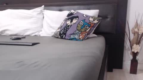 milfa online show from April 27, 5:04 am