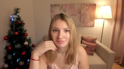 milinafox online show from December 18, 4:17 am