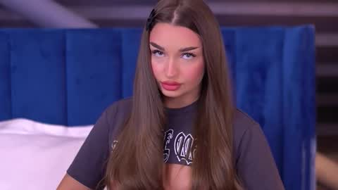 milla_serene online show from October 15, 4:15 am