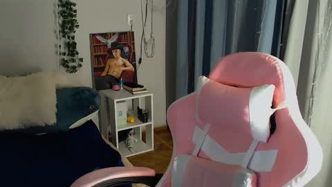Snapshot of millapoolys chatting on March 2, 8:03 pm Milla online show from March 2, 8:03 pm