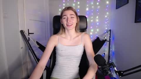 millie_lacroix online show from January 22, 12:06 pm