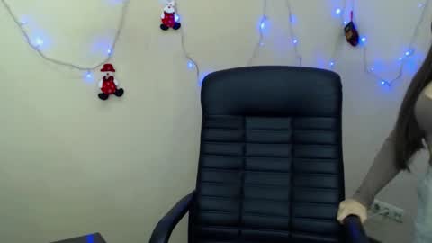 Millie online show from December 27, 2:01 pm