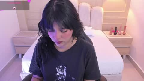 millyevans1 online show from April 22, 3:47 am