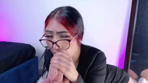 miluv19 online show from March 12, 9:17 pm