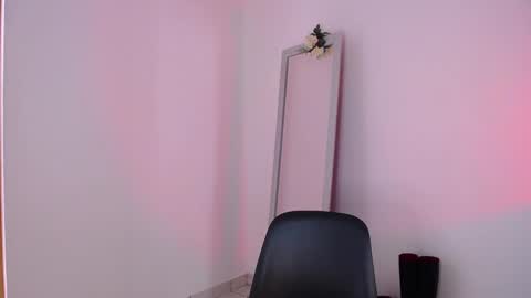 Snapshot of mily_ortiz chatting on October 14, 4:42 pm Mily Ortiz online show from October 14, 4:42 pm