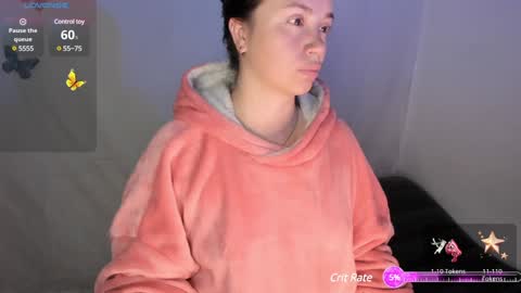 Snapshot of milysauria_ chatting on January 29, 9:33 am Mily online show from January 29, 9:33 am