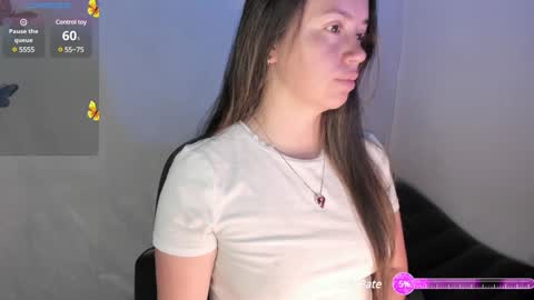 Snapshot of milysauria_ chatting on January 4, 9:00 am Mily online show from January 4, 9:00 am