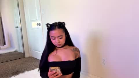 Snapshot of mimibabyxxx chatting on October 16, 5:37 pm Mimi Baby online show from October 16, 5:37 pm